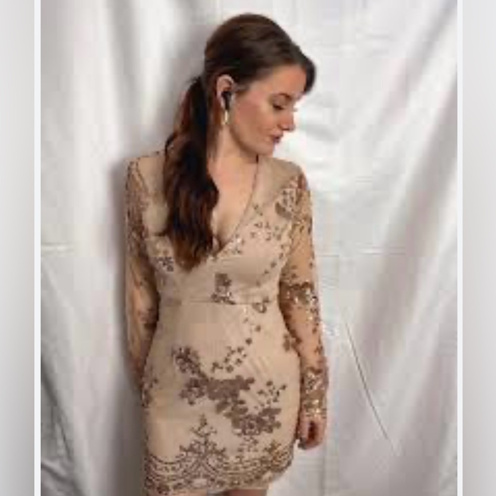 3 for $20 Showpo. Gold Sequin Dress Size 4-6 but says Size 8 Runs Smaller